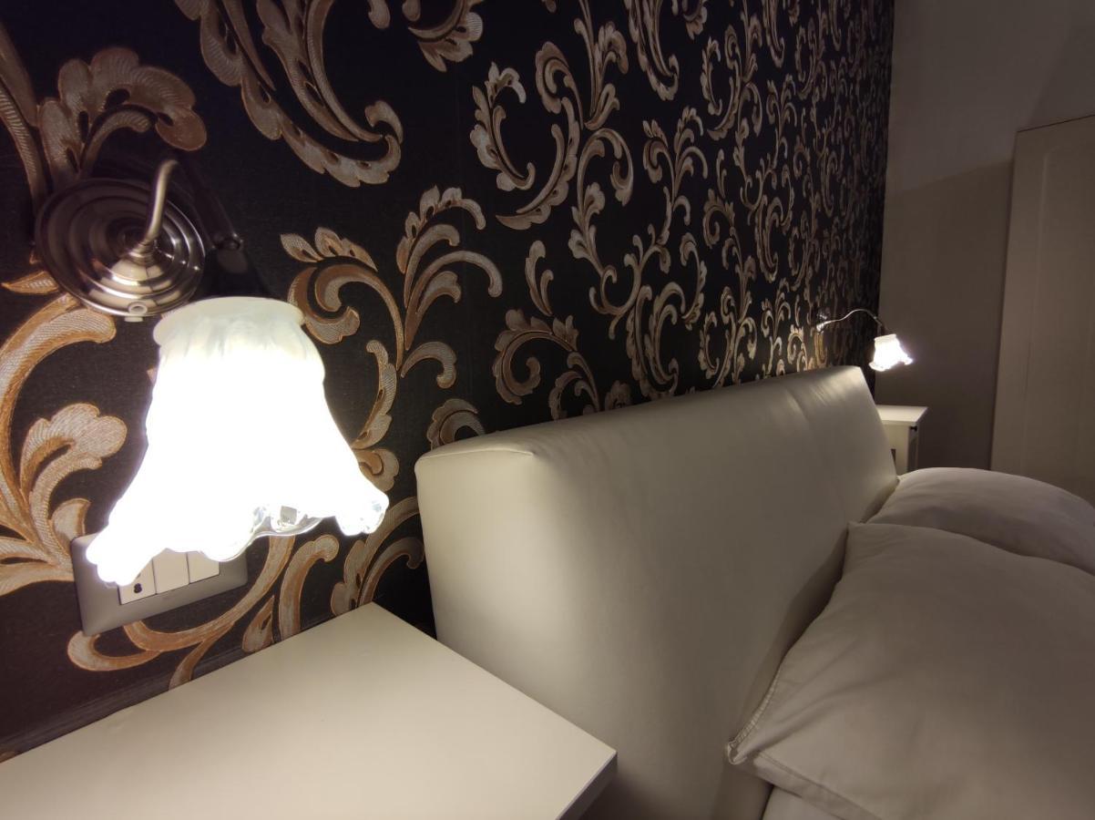 Guest house Sami Rooms: Theater District Retreat Near Ortigia Syracuse