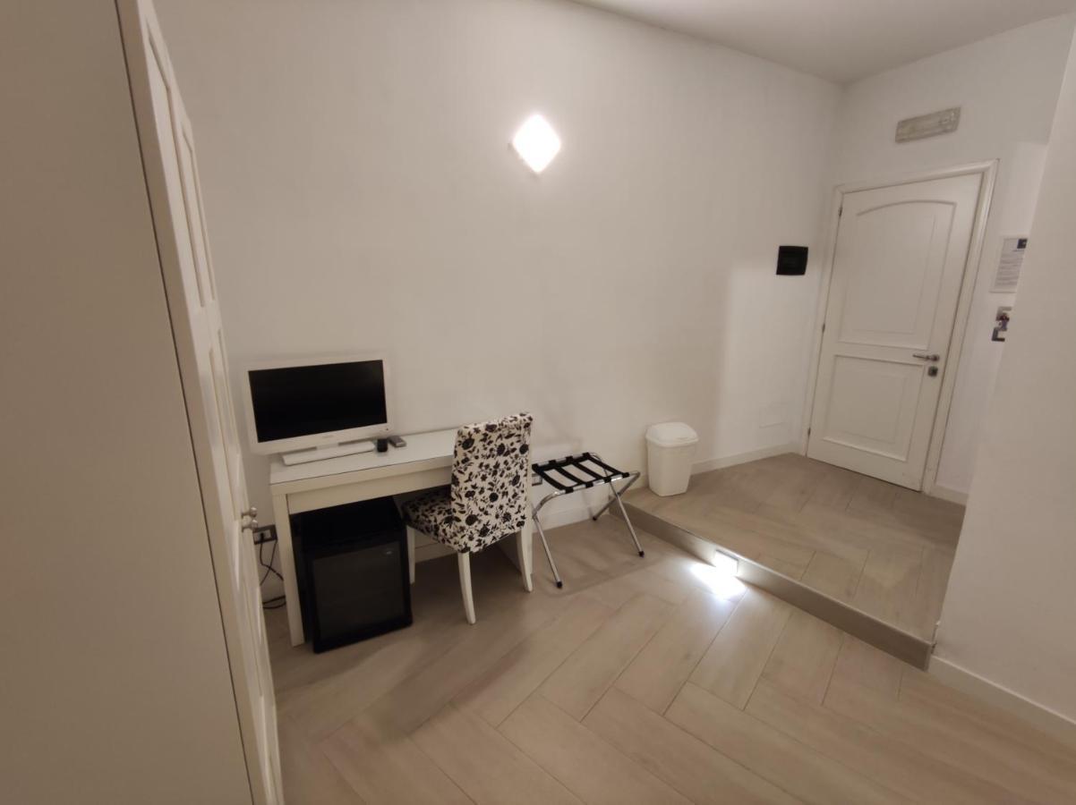 Guest house Sami Rooms: Theater District Retreat Near Ortigia Syracuse