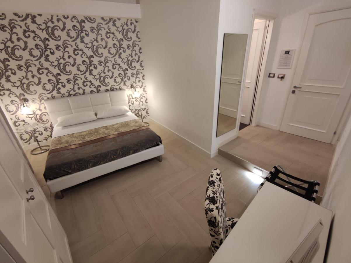 Sami Rooms: Theater District Retreat Near Ortigia Guest house