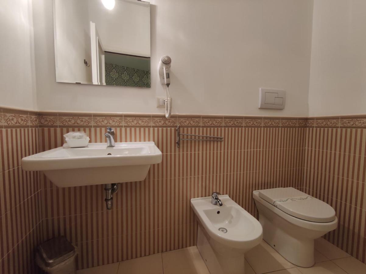 Sami Rooms: Theater District Retreat Near Ortigia Syracuse