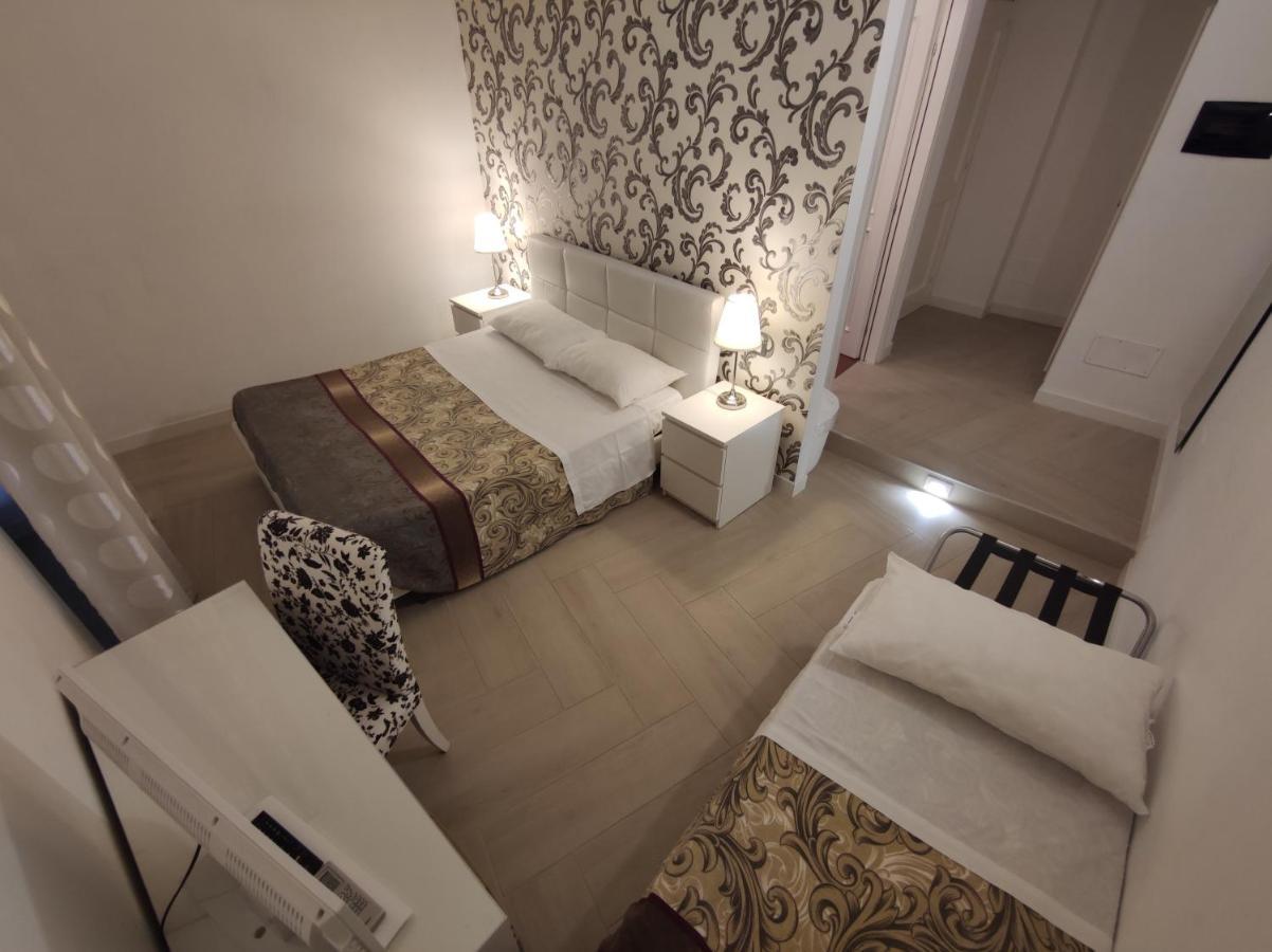 Guest house Sami Rooms: Theater District Retreat Near Ortigia Syracuse